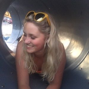 Meet your Posher, Abby